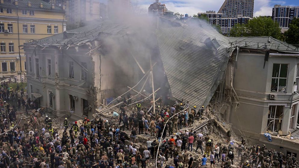Un hôpital pour enfants à Kiev a notamment été détruit lors du bombardement russe de lundi.