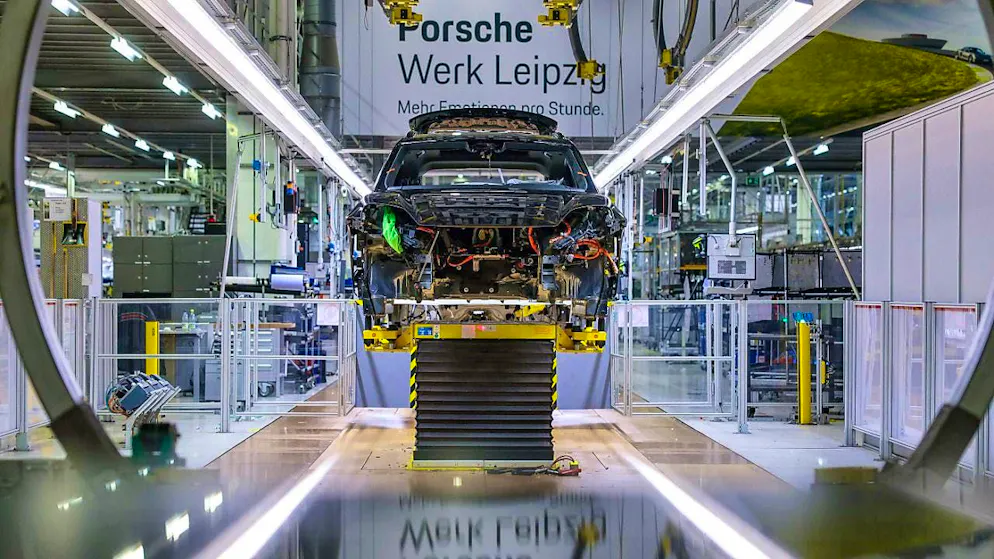 The German car brand Porsche sold fewer cars in the first half of the current year. (archive picture)