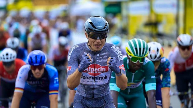 Tour de France: Belgian Philipsen wins sprint in the heart of France ...