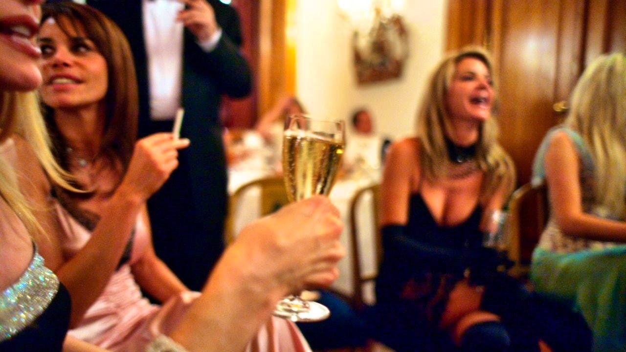 Wealth. Global wealth growing - Switzerland defends top position