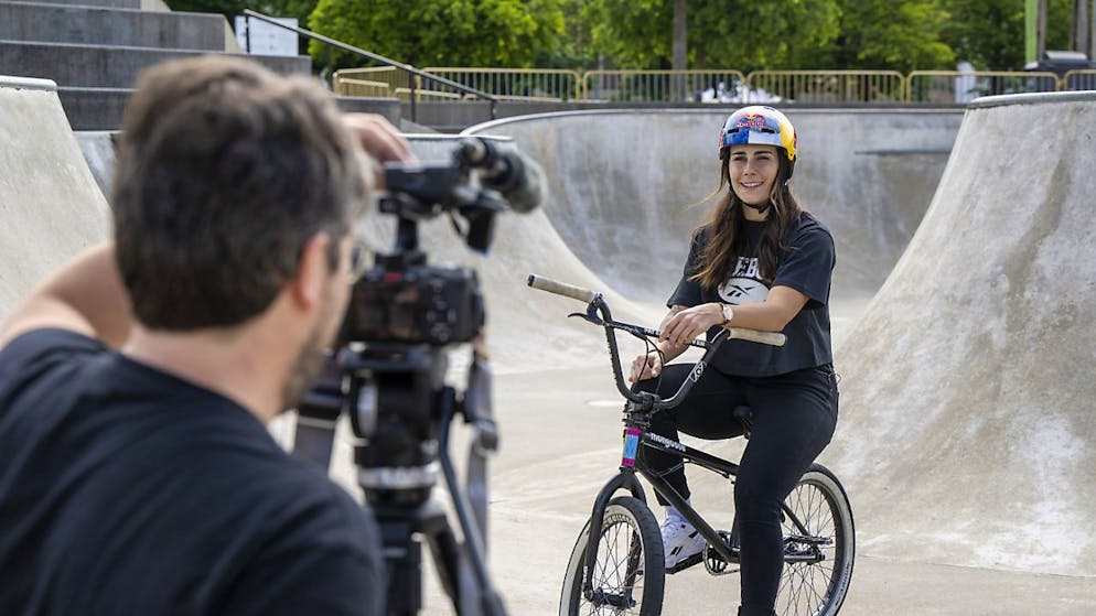 Für Nikita Ducarroz ist auch der Spass entscheidend - Gallery. Medienarbeit gehört im Profisport dazu.