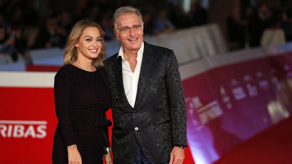 Divorzio. Paolo Bonolis soffre per la nuova storia d'amore dell'ex moglie Sonia Bruganelli