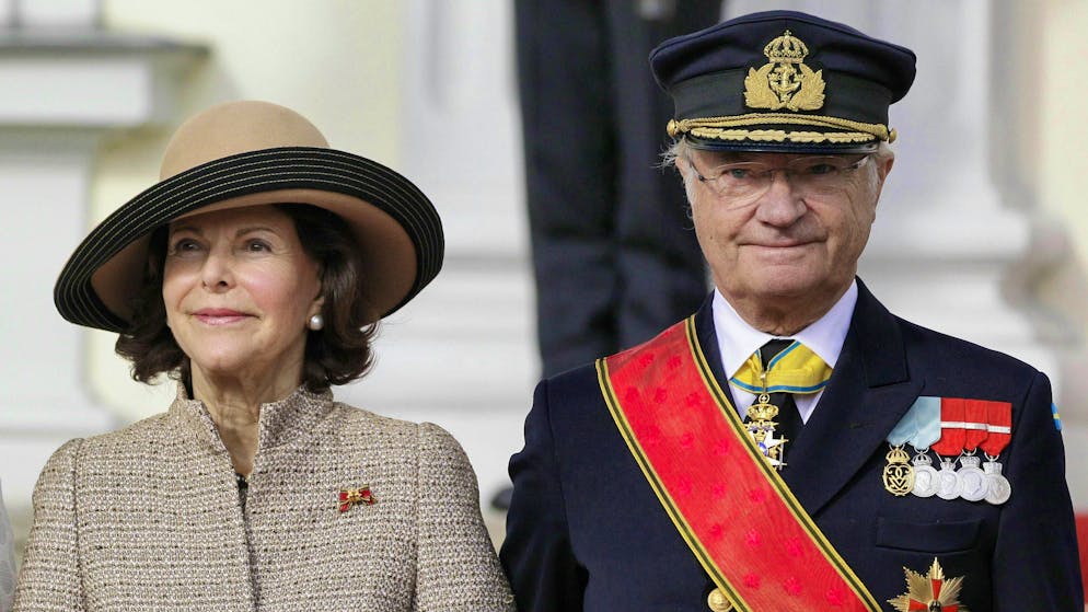 This is how much money queens earn: Sweden in the lead, Spain brings up the rear. Queen Silvia of Sweden is one of the wealthiest regents in the world. She and her husband King Carl Gustav have a combined fortune of around 70 million francs.