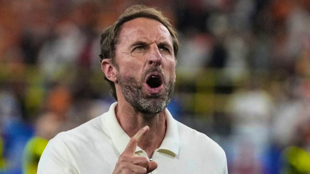 Gareth Southgate celebrates after reaching the final. Beforehand, he was recognized - or was it a doppelganger? - was recognized and sung about by fans in Dortmund city centre