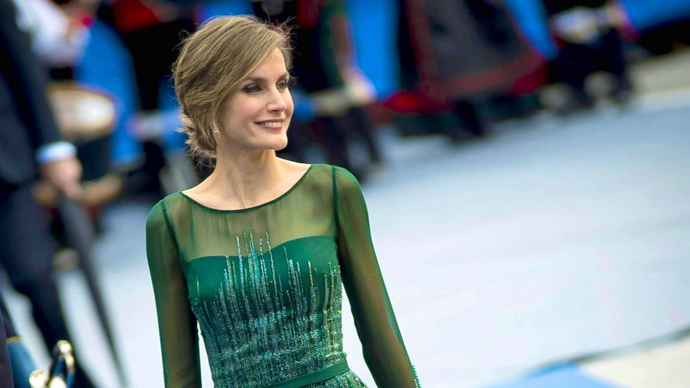 This is how much money queens earn: Sweden in the lead, Spain brings up the rear. Queen Letizia of Spain brings up the rear among European regents. She receives around 145,000 francs per year - her wardrobe alone costs around 60,000 francs.