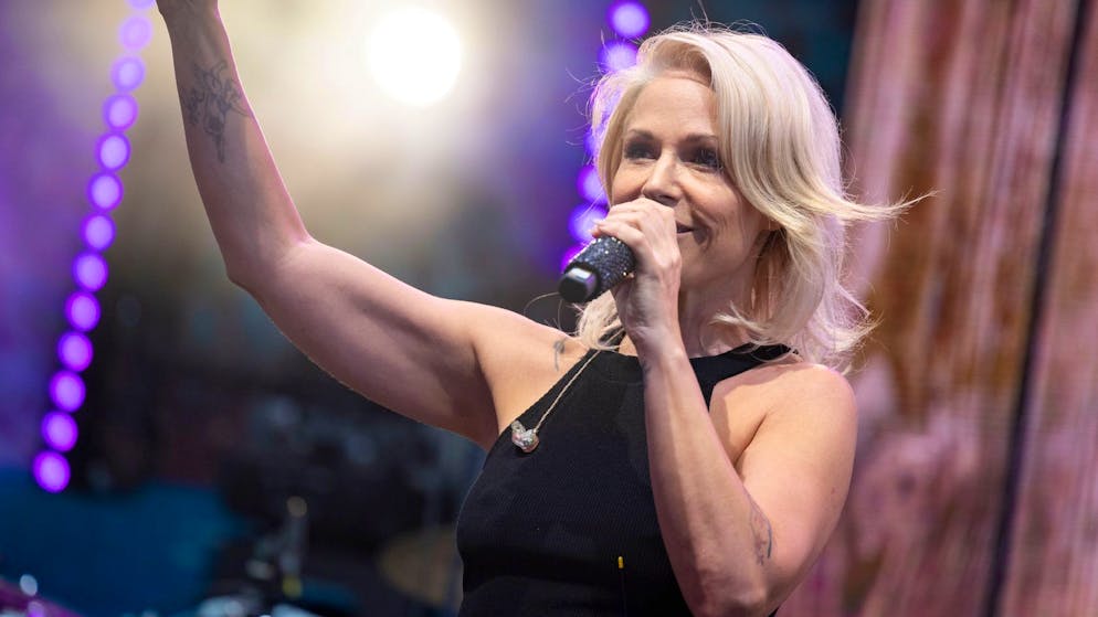 Wedding bells ringing soon?. Pop star Michelle rules out comeback