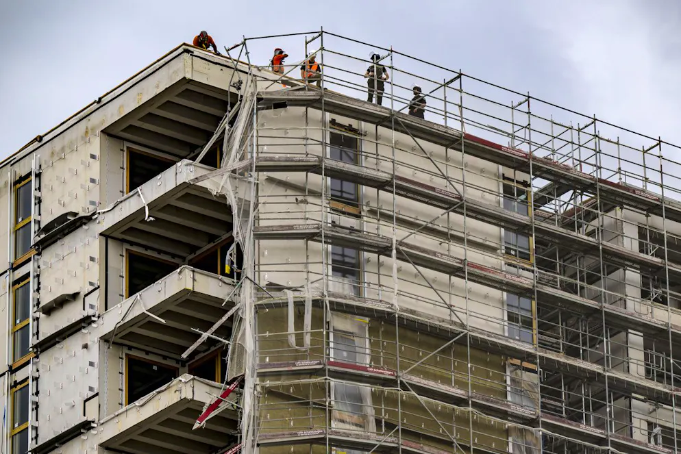 Crollo impalcatura a Prilly. Le impalcature cadute erano alte circa 60 metri.
