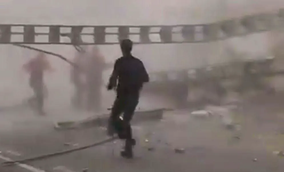Terrifying images from Lausanne. Collapse of scaffolding claims three lives