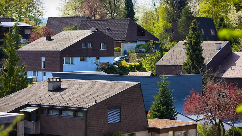 In Switzerland, prices for single-family homes rose slightly in the second quarter. In contrast, prices for condominiums stagnated.(symbolic image)