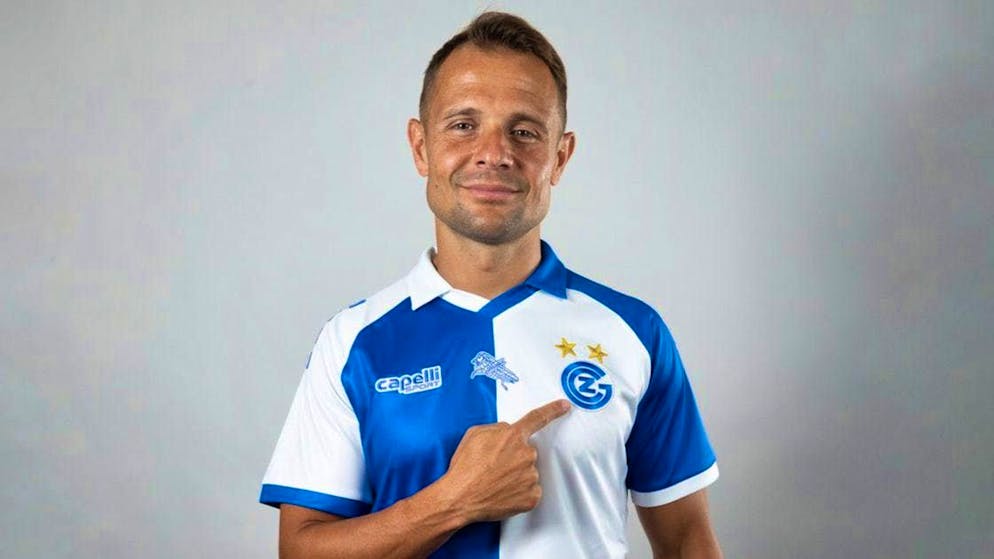 The kits of the Super League clubs 2024/25. The Grasshoppers stay true to their line - the home jersey 24/25.