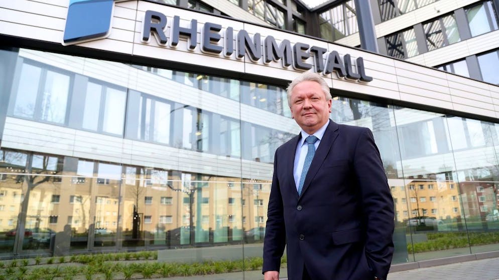 Rheinmetall-Chef Armin Papperger vor der Konzernzentrale in Düsseldorf. (Archivbild)