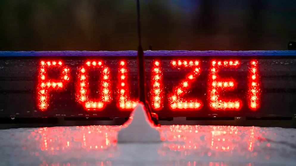 A Zurich city police officer was injured during an operation on Thursday afternoon. (symbolic image)