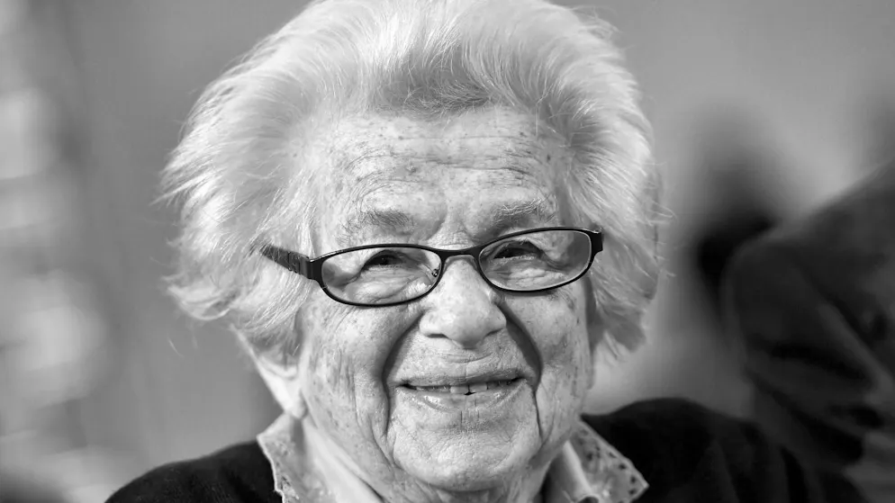 Sex therapist Ruth Westheimer is dead - Gallery. The sex therapist Ruth Westmeimer has died.