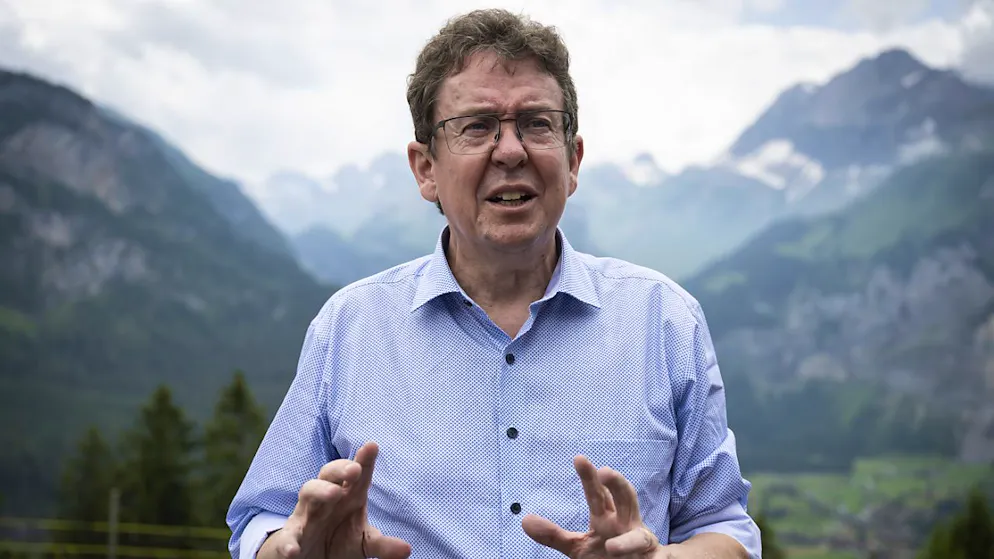 Conservationists are furious. Brother of Environment Minister Albert Rösti fertilizes protected meadow