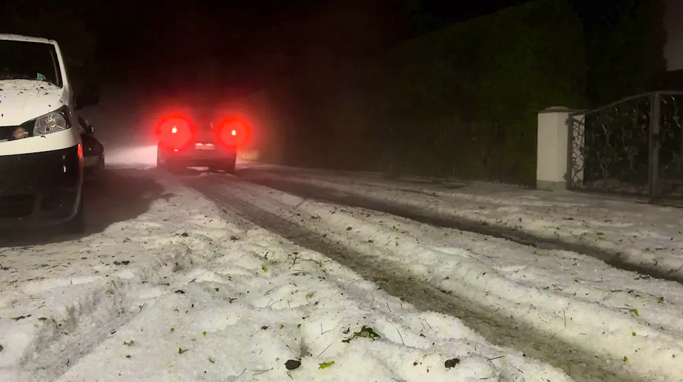 Storms: Masses of hail in Bavaria, suspected tornado in NRW - Gallery. This is a sight you normally only see in the depths of winter.