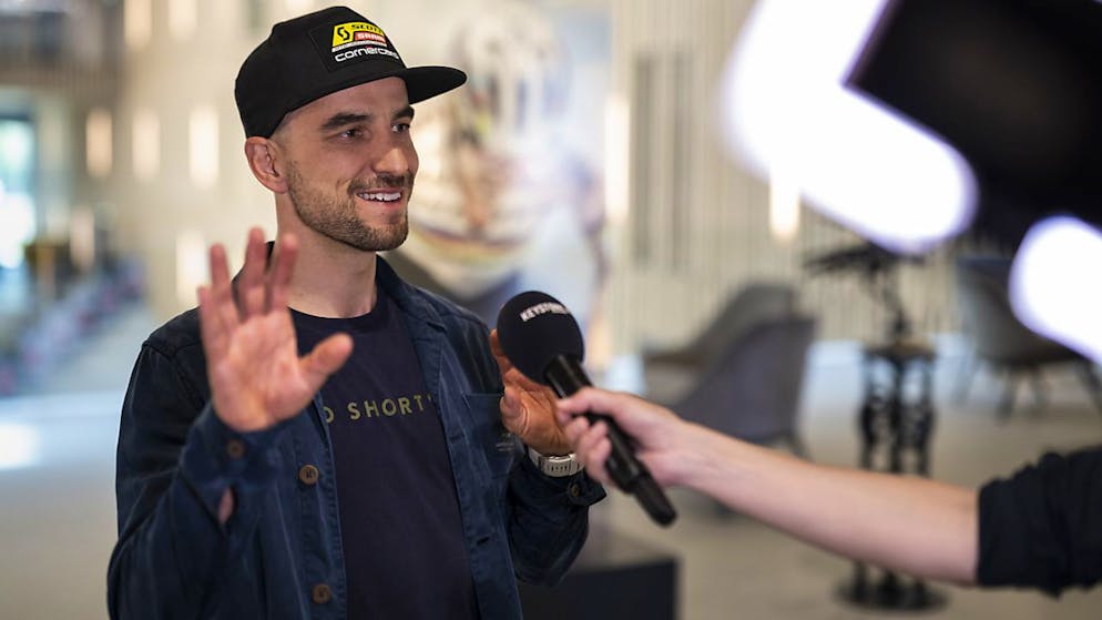 «Ich schätze das Ganze jetzt viel mehr» - Gallery. Nino Schurter wird von Keystone-SDA interviewt