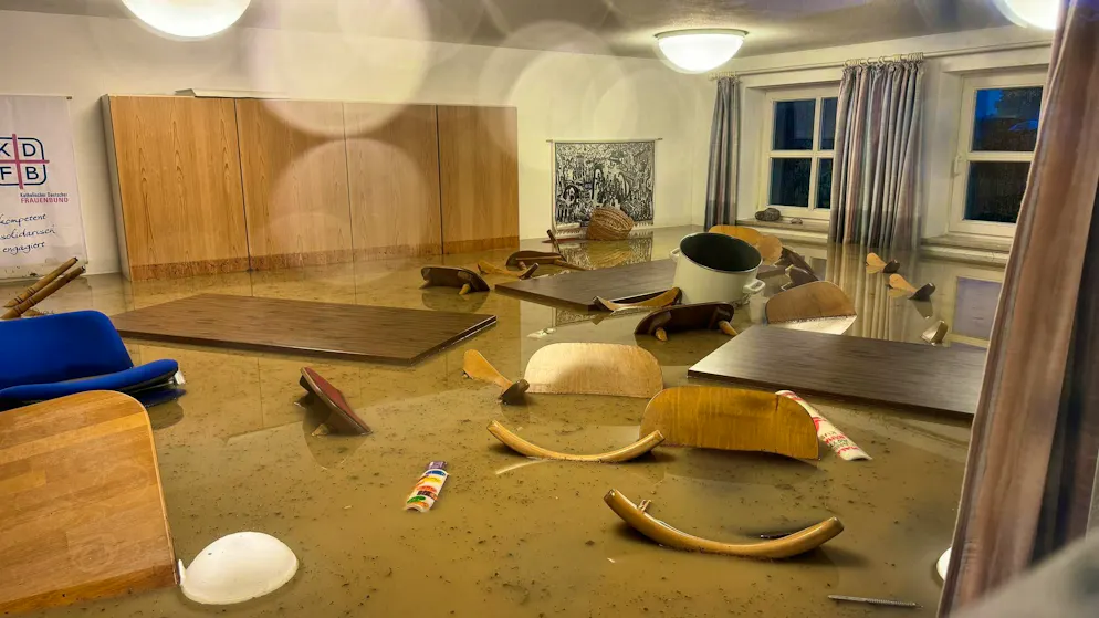 Storms: Masses of hail in Bavaria, suspected tornado in NRW - Gallery. The fire department in Bavaria had to pump out cellars well into the night.