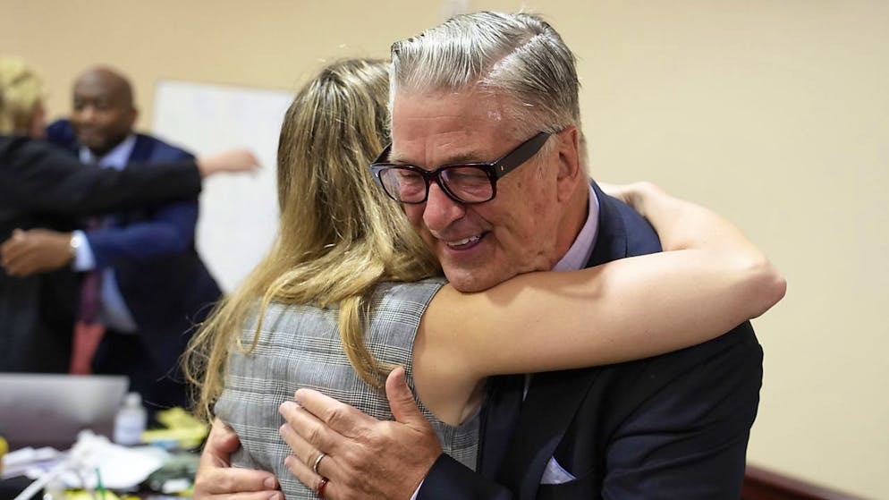 Ecco perché. Archiviato il processo per omicidio colposo contro Alec Baldwin