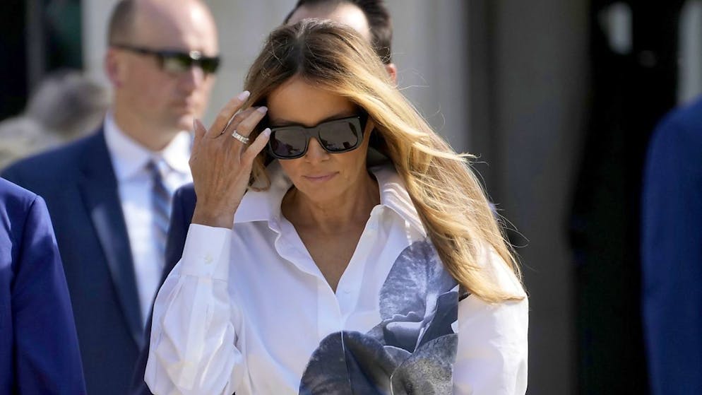 Ecco perché. Cosa indosserà Melania Trump per l'insediamento del marito? Nessuno stilista vuole vestirla