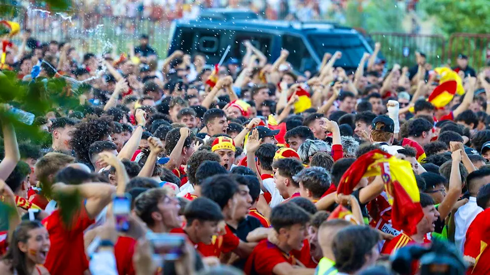 English liberation or Spanish record victory - Gallery. In Spain, there were already big celebrations after the semi-final against France