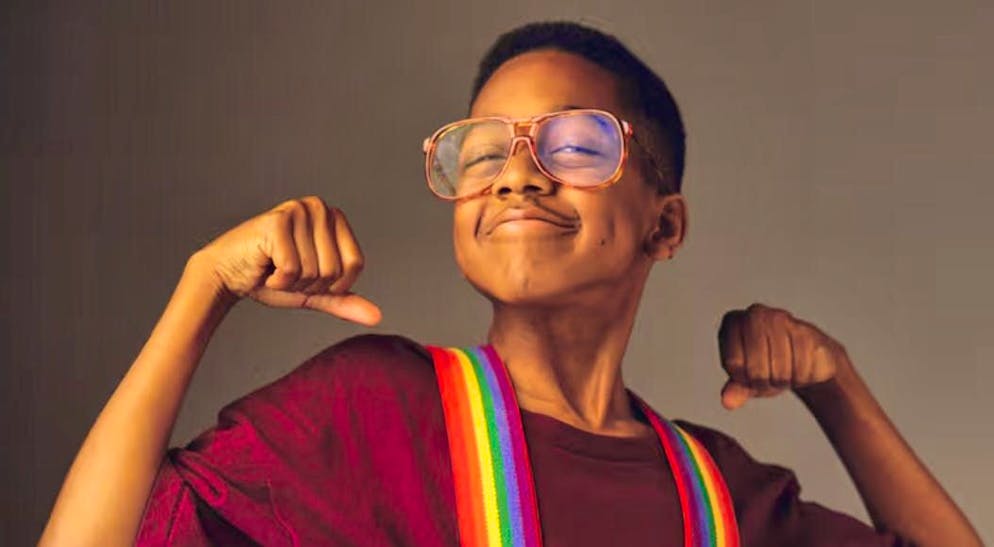 In the US sitcom "All Under One Roof", Jaleel White played the clumsy neighbor's son Steve Urkel.