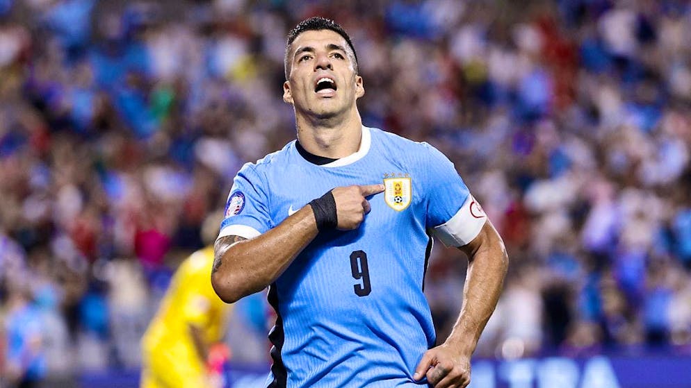 The 37-year-old Luis Suarez saved Uruguay in the 3rd place match against Canada in the penalty shoot-out. There he converted the decisive attempt