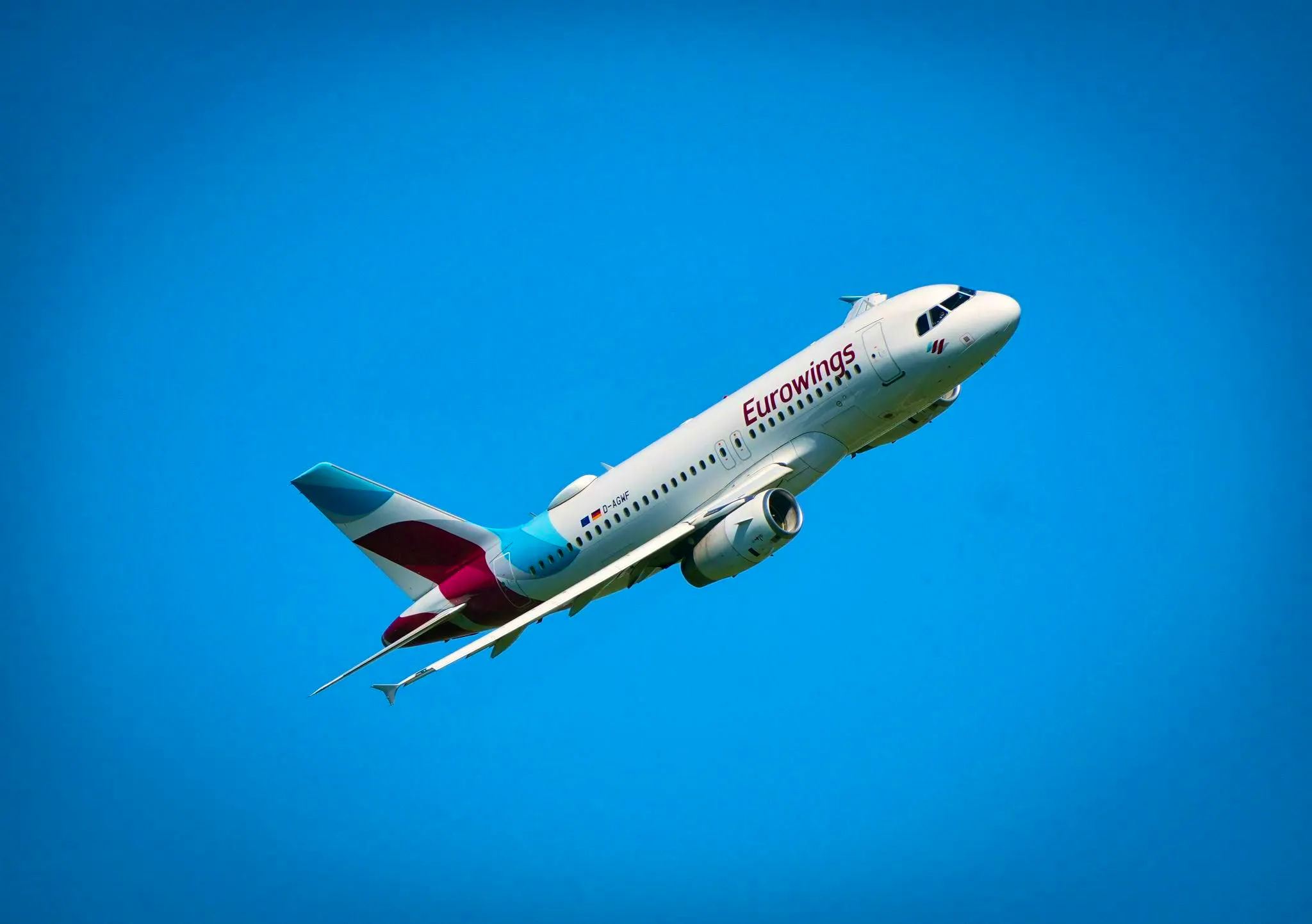 Odor in the cabin. Eurowings plane has to make a safety landing in Berlin
