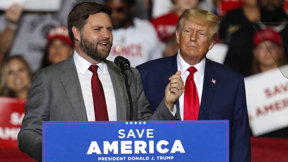 Donald Trump hat J.D. Vance zu seinem «Running Mate »ernannt. Der findet sich nun wegen kontroverser Aussagen über kinderlose Mütter in der Kritik. (Archivbild)