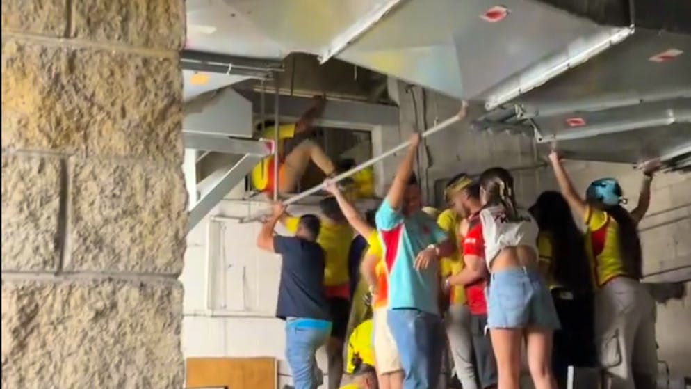 Videos kursieren im Netz. Chaotische Zustände bei Copa-Finale – Fans wollen durch Lüftungsschächte ins Stadion