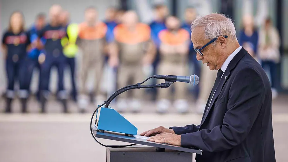 600 people attend memorial service after scaffolding collapse in Prilly VD - Gallery. Alain Gilliéron, the mayor of Prilly VD, spoke at the memorial service.