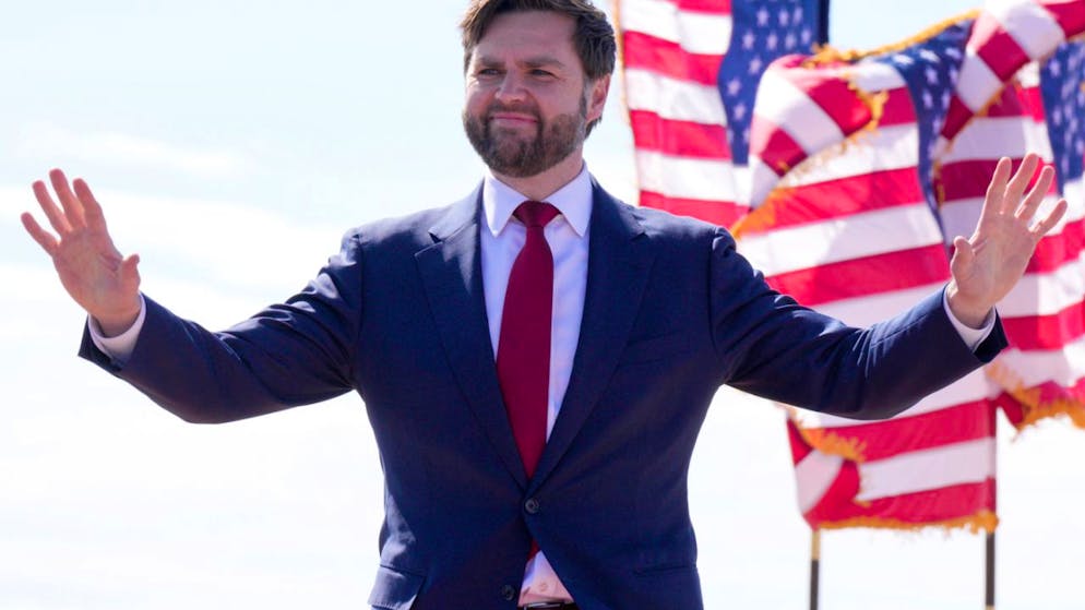 ARCHIV - Senator J.D. Vance, Ohio, nimmt an einer Wahlkampfveranstaltung in Vandalia, Ohio, teil. Foto: Jeff Dean/FR171800 AP/AP