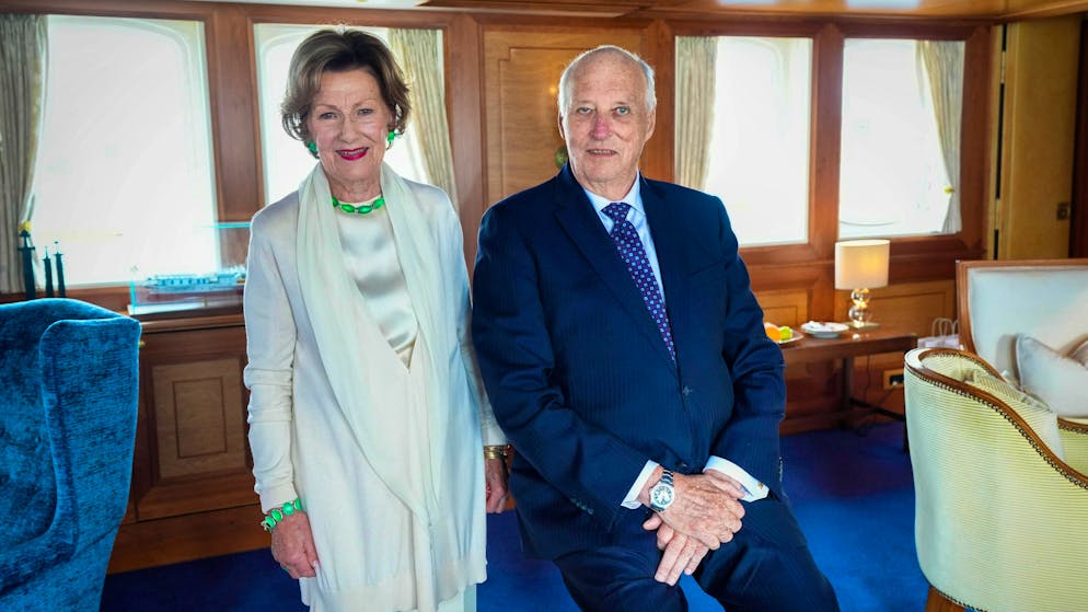 Ecco quanto guadagnano le regine. Anche i reali di Norvegia se la passano bene: la regina Sonja e suo marito Harald ricevono circa 1,2 milioni di franchi all'anno dai contribuenti.