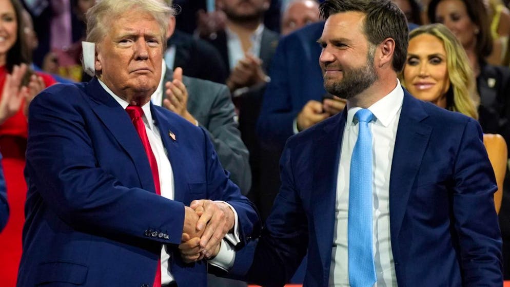 Der republikanische Präsidentschaftskandidat und ehemalige US-Präsident Donald Trump und der republikanische Vizepräsidentschaftskandidat J.D. Vance.