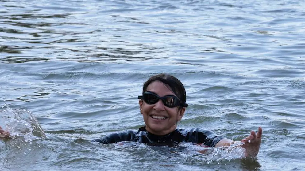 Détournements, blagues.... La baignade d'Anne Hidalgo dans la Seine moquée sur les réseaux sociaux