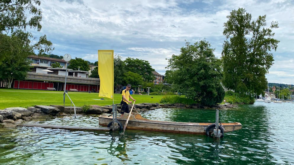 Der Himmel voller Wolken, dafür viel Platz auf der Liegewiese: Die Badi-Saison 2024 ist eine Durchhalteübung.