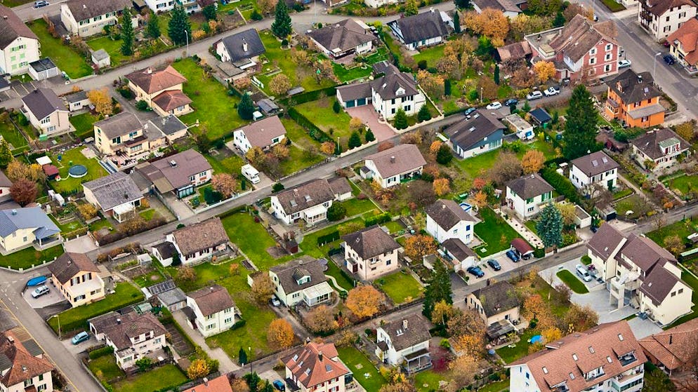 Single-family homes and condominiums became more expensive again in the second quarter (symbolic image)