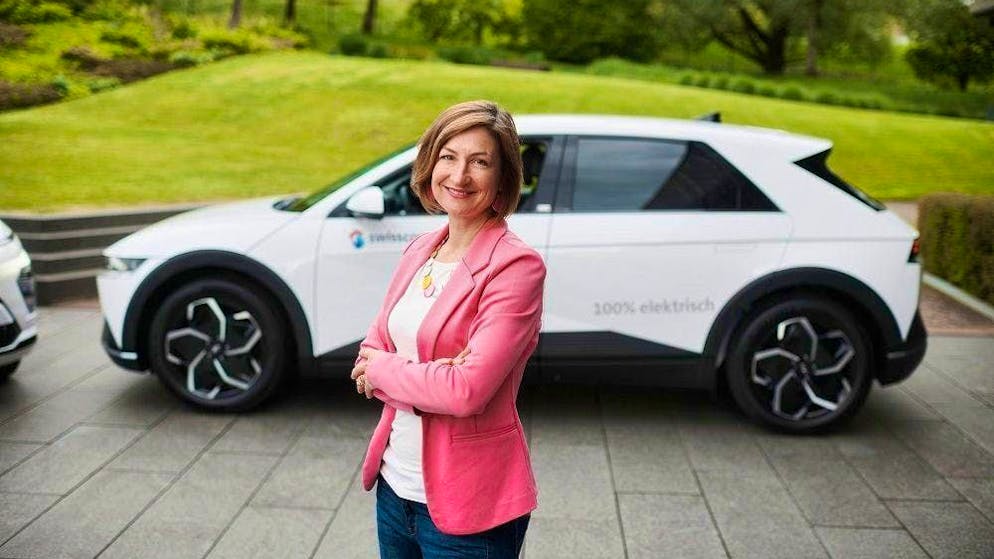 Saskia Günther, Head of Sustainability at Swisscom, is pursuing an ambitious goal: to reduce emissions from the vehicle fleet by half by 2025.