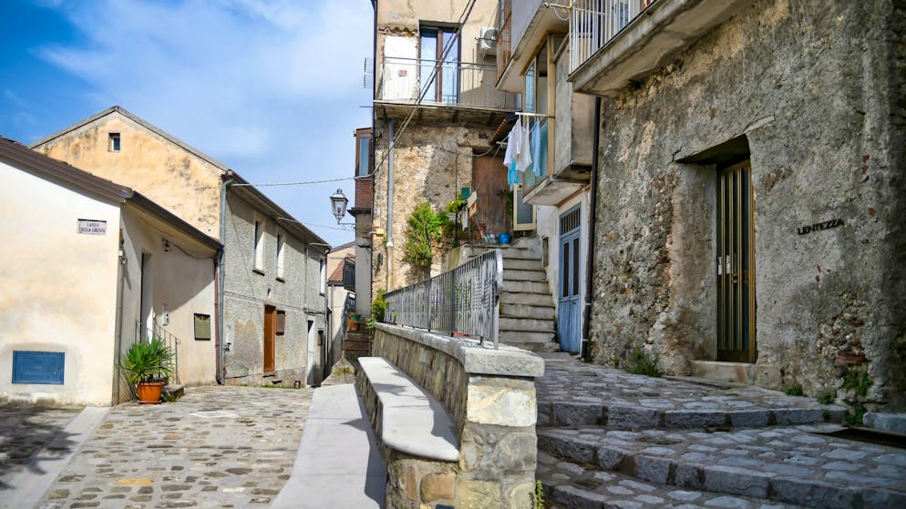 Die Gemeinde Latronico versucht, mit Häusern zum Schnäppchenpreis neue Einwohner zu gewinnen: Einer von ihnen ist Bingwa Thomas.