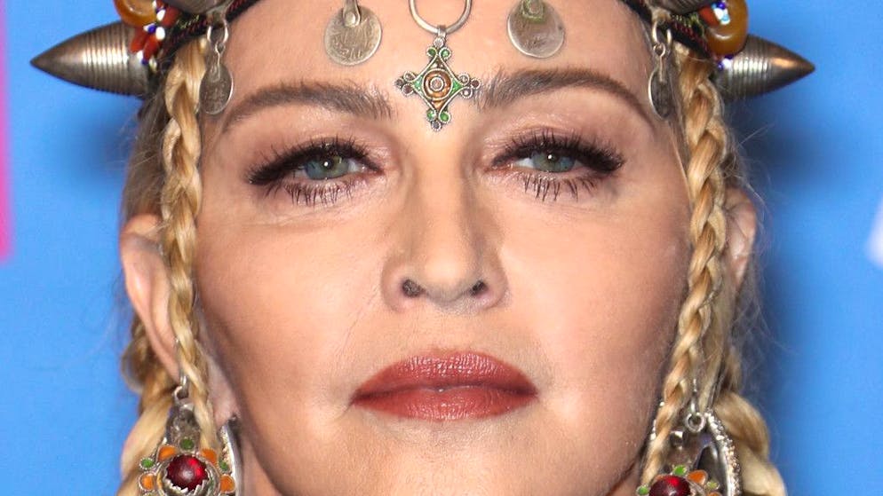 13 ans de ses jumelles. Madonna gagnée par la folie des Labubus