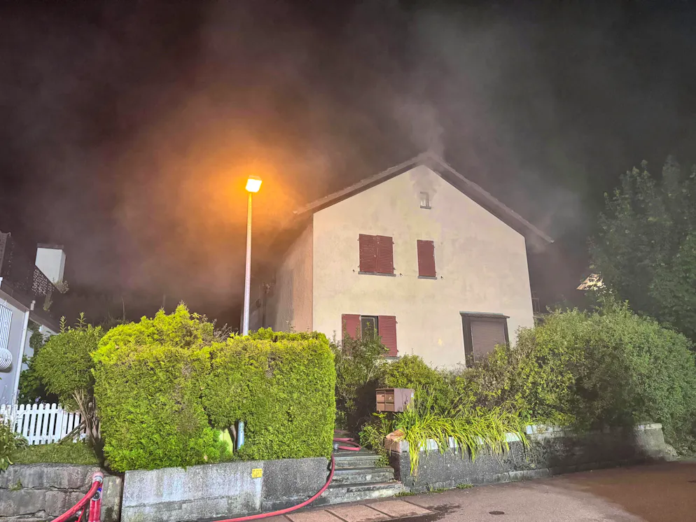 The fire broke out in this house. 