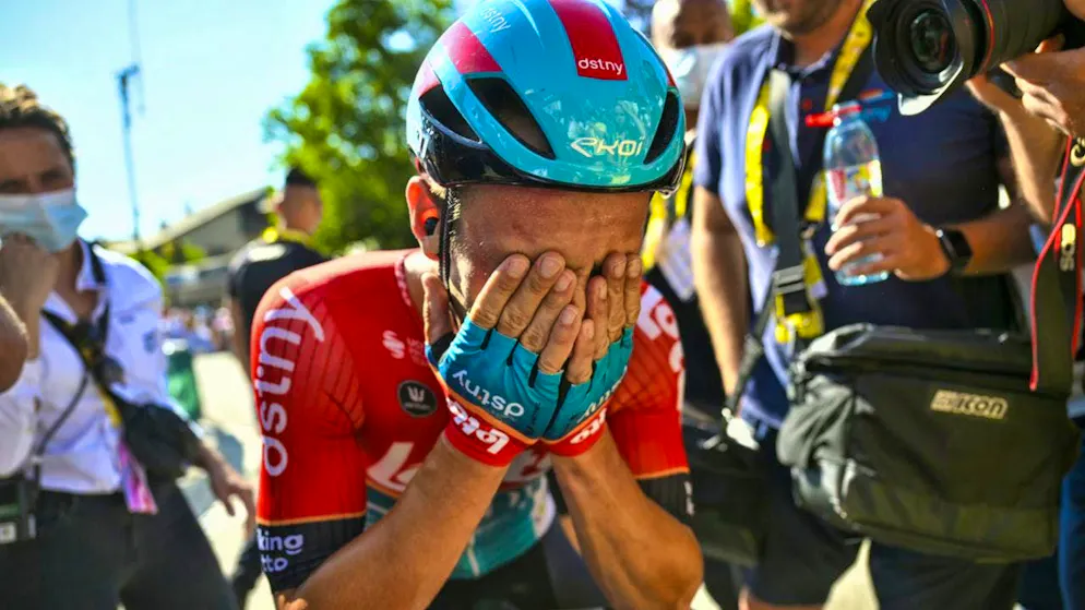 Victor Campenaerts wins the fourth last stage of this year's Tour de France.