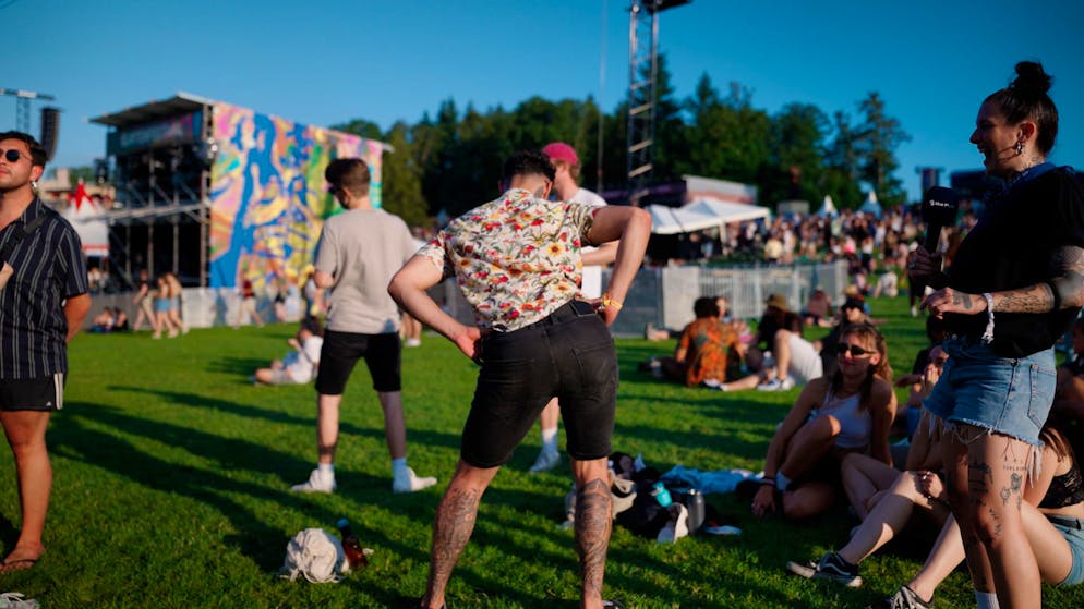 Good-humored Gurten visitors. Who has the funniest dance move in store?