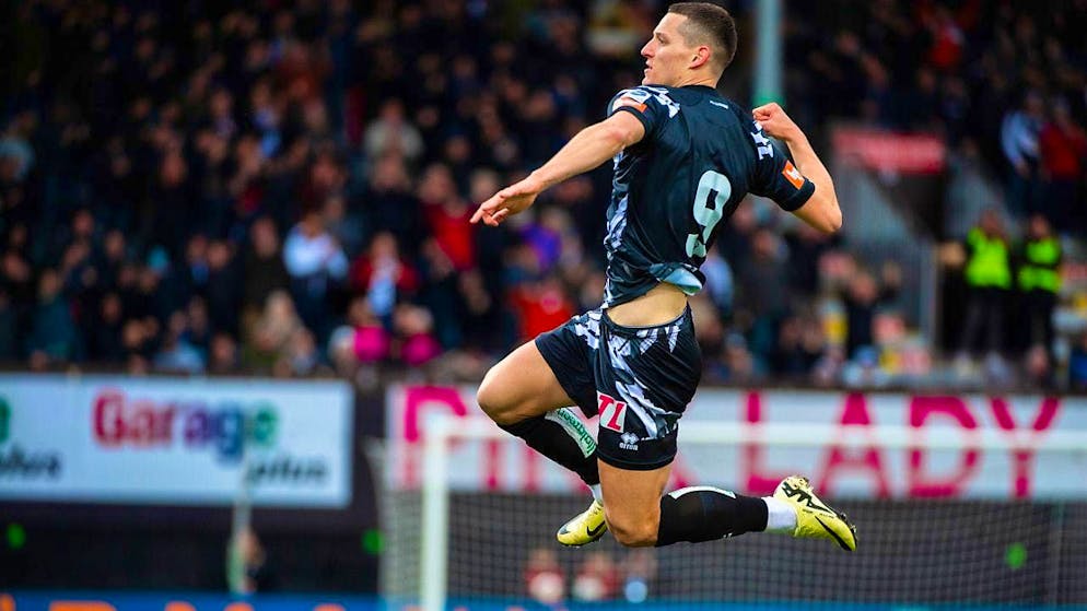 Zan Celar moves on to England