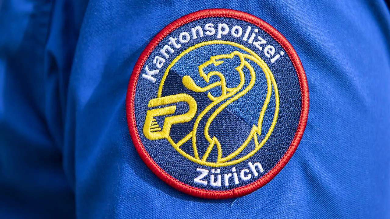 Latest news. Teenager attacks woman in Hausen am Albis