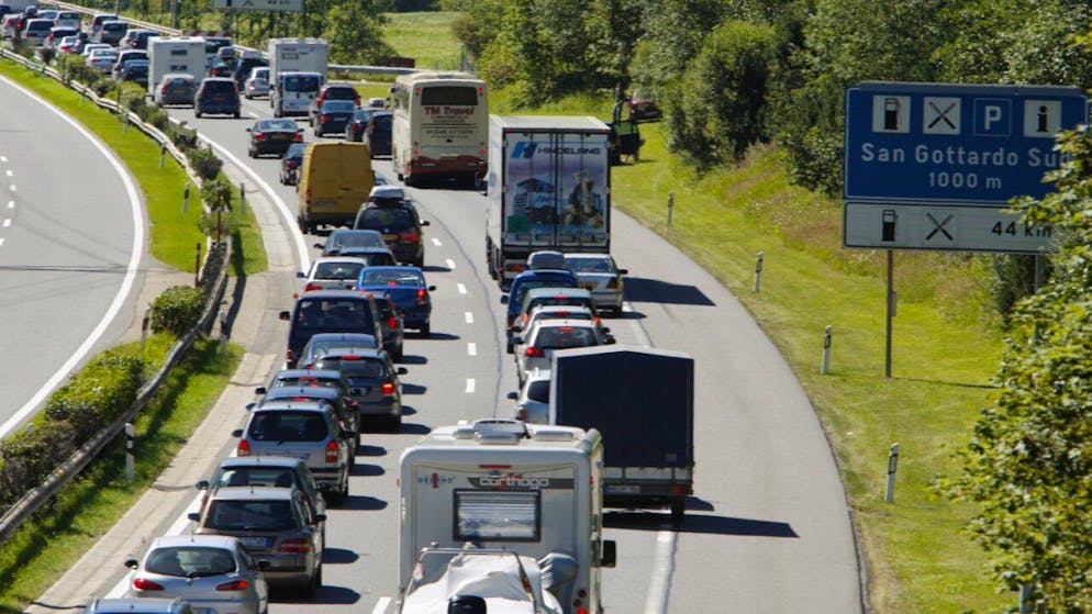 Ancora code chilometriche al san Gottardo per chi si reca in vacanza.