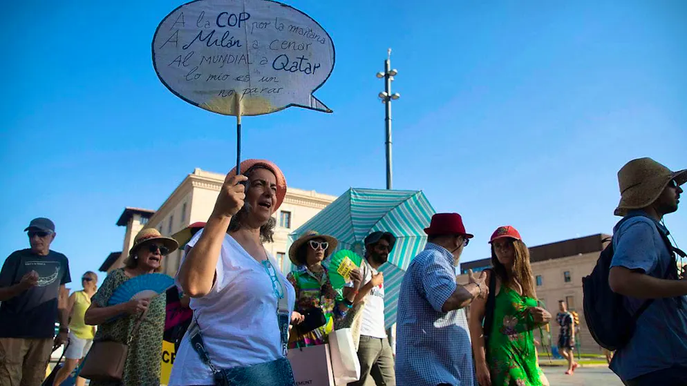 Demonstrators take part in a protest against mass tourism on Mallorca. Photo: Clara Margais/dpa