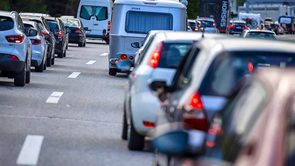 For many travelers, the traffic jam to the south is part of the start of the vacations. (archive picture)