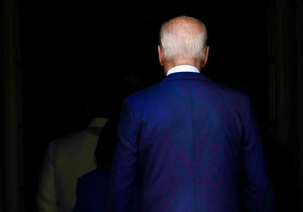 US President Joe Biden admits defeat and withdraws from the election campaign under pressure from his party colleagues.