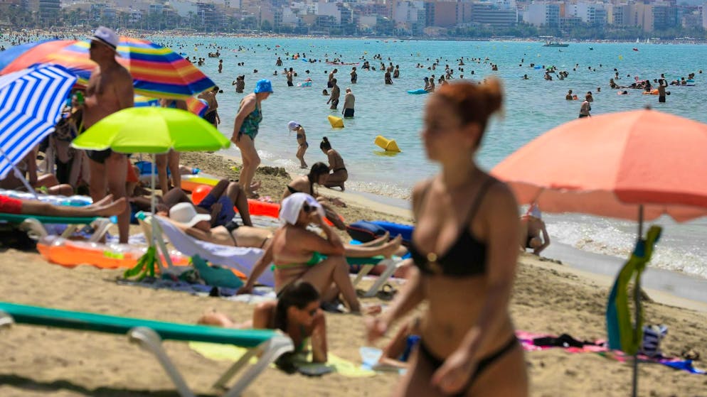 In piena notte. Bimba cade dal settimo piano e muore durante le vacanze con la famiglia a Maiorca