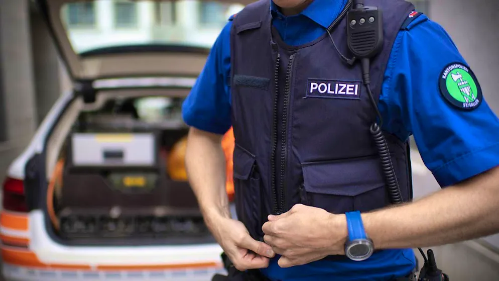 On Sunday, the St. Gallen cantonal police apprehended a suspected perpetrator who was allegedly involved in an altercation in Wil. (symbolic image)